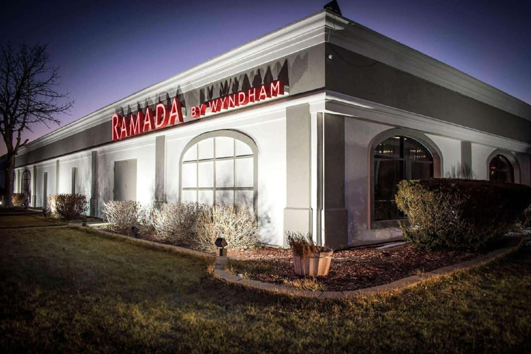 Ramada By Wyndham North Platte Hotel Eksteriør billede